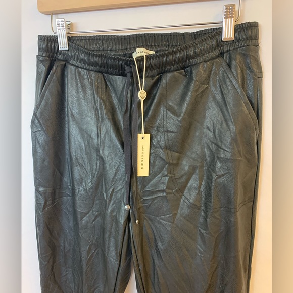 Max studio faux leather pants. Size M - Picture 4 of 9